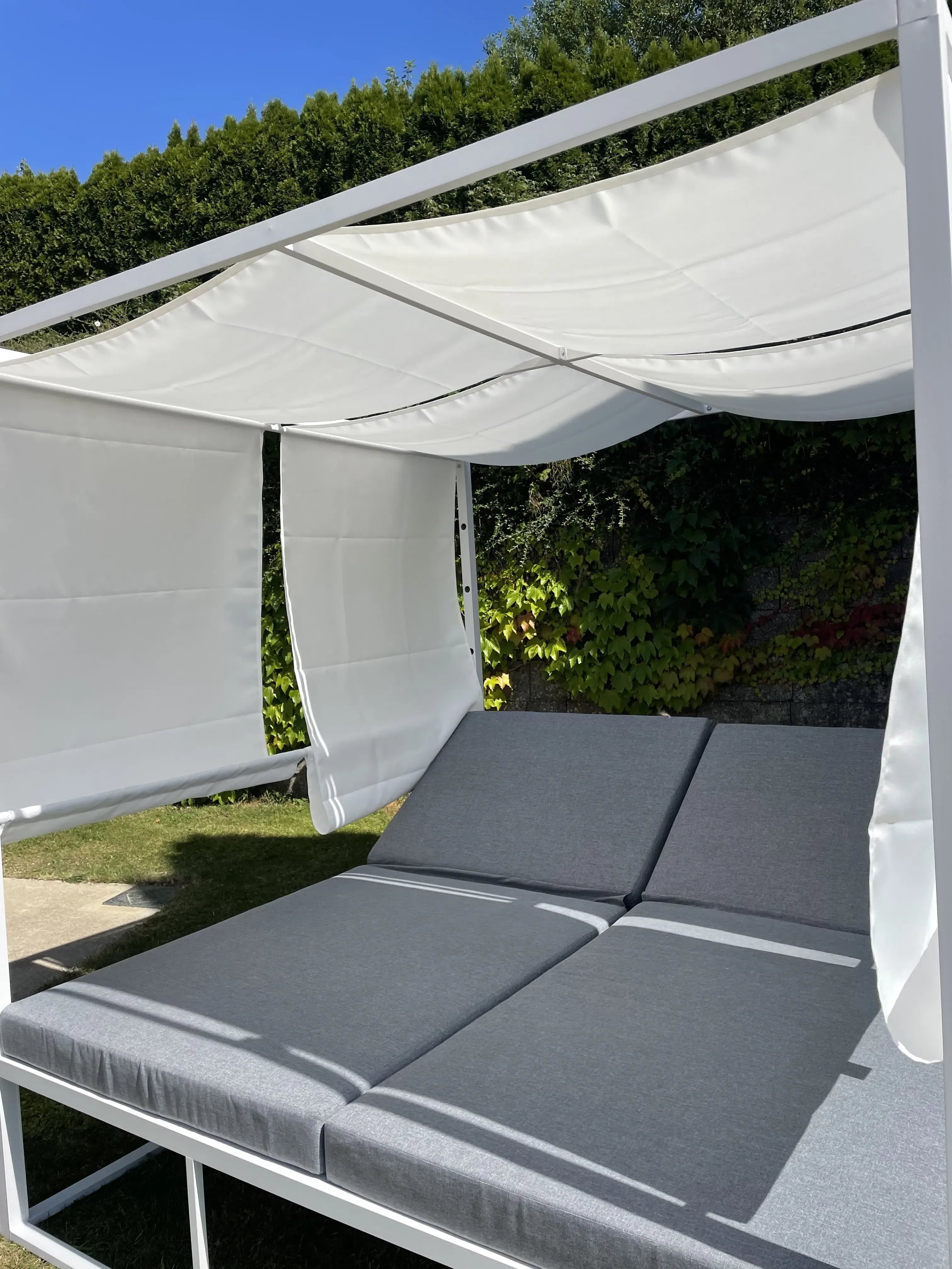 Bain de soleil de jardin métal blanc