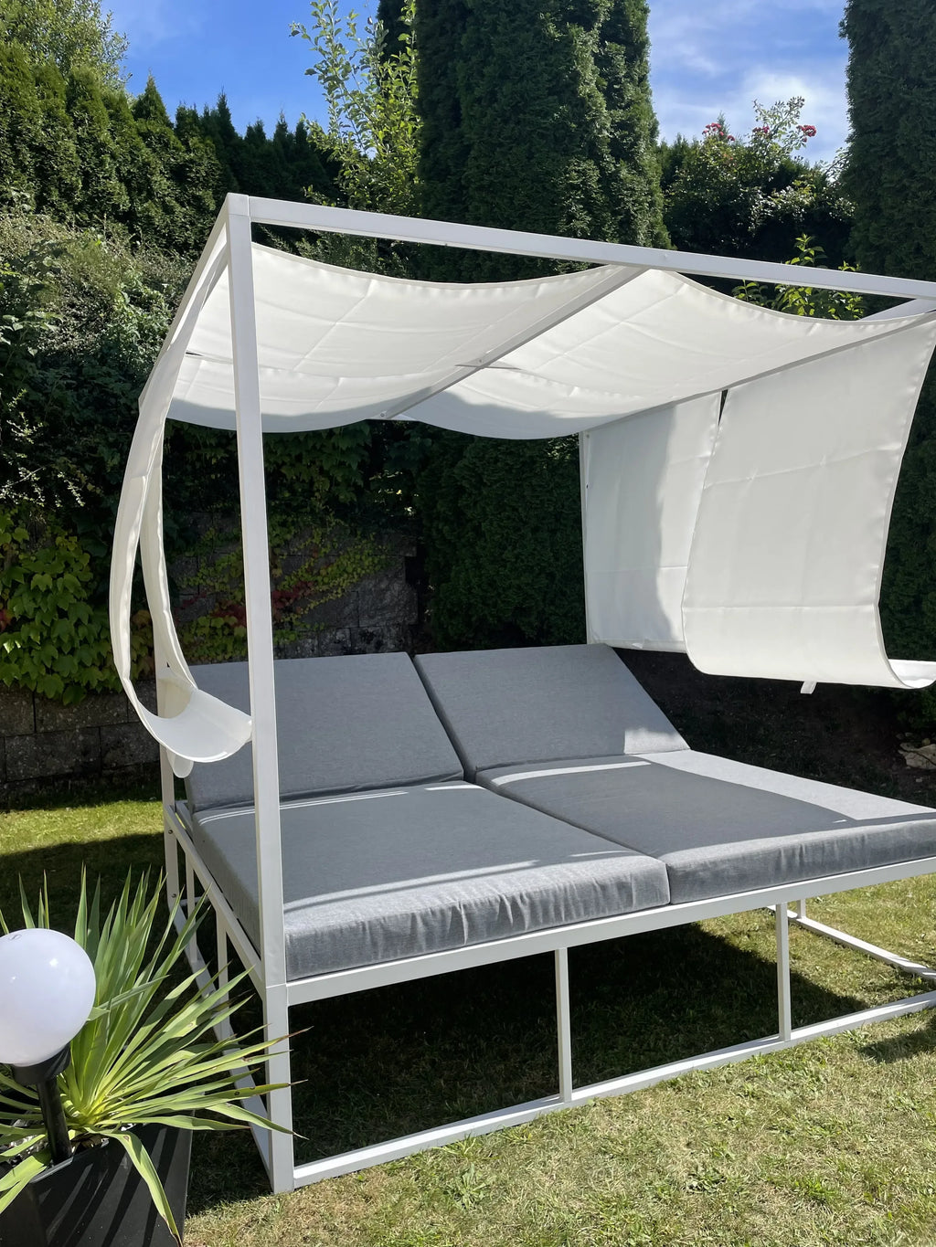Bain de soleil de jardin métal blanc
