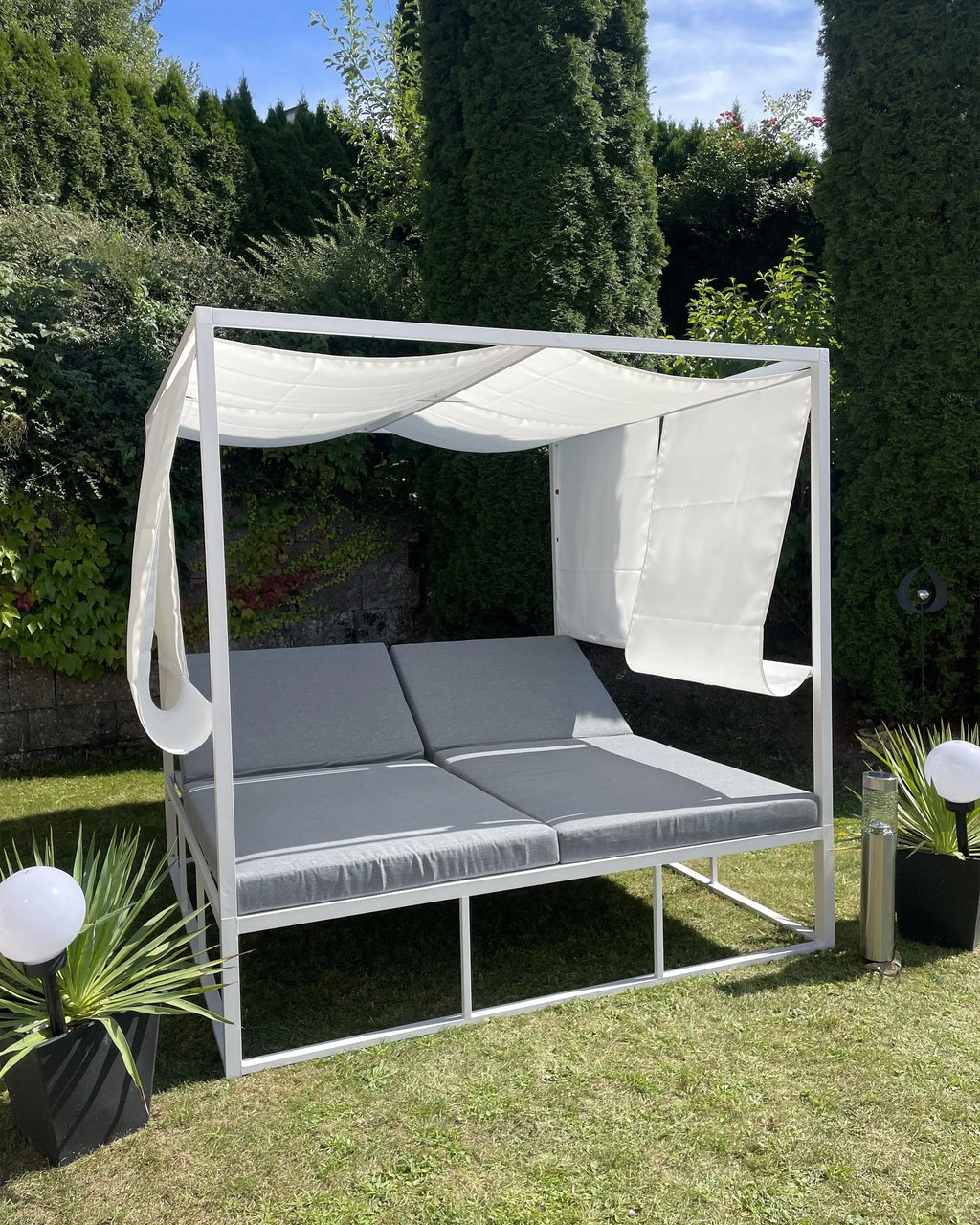 Bain de soleil de jardin métal blanc