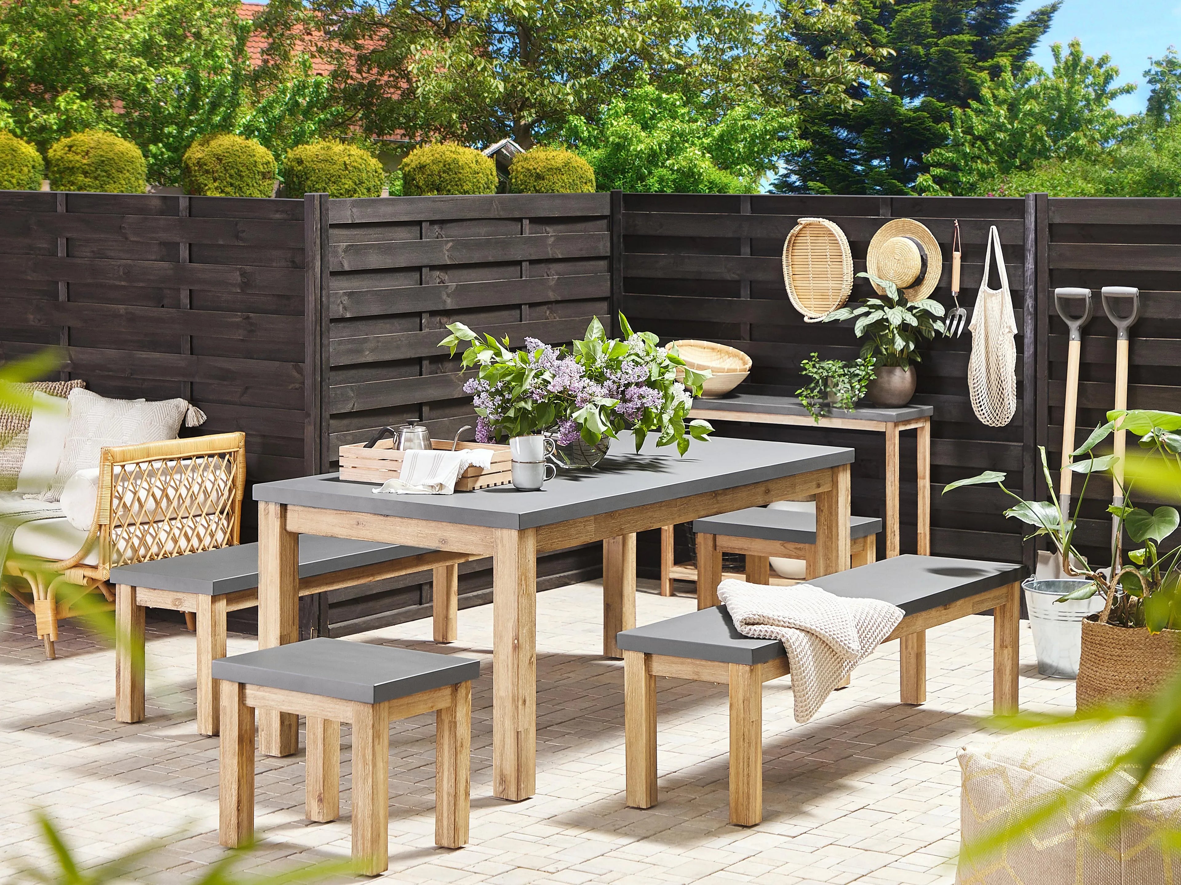 Garden Bench 160 x 40 cm - Grey Cement Top and Acacia Wood Legs - 3 Seater